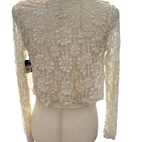 ARIZONA JEAN CO Top , cream color, camisole and lace top together - Picture 4 of 8